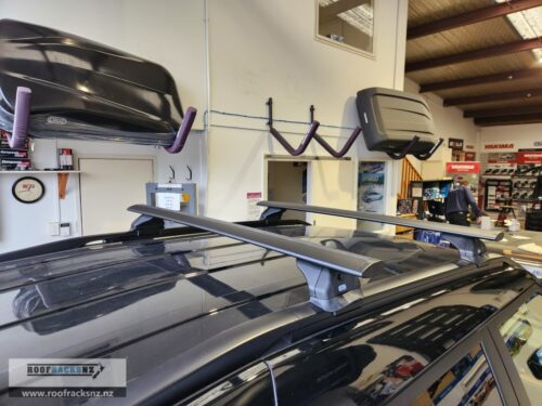 CRUZ Airo Dark Roof Racks - Image 3