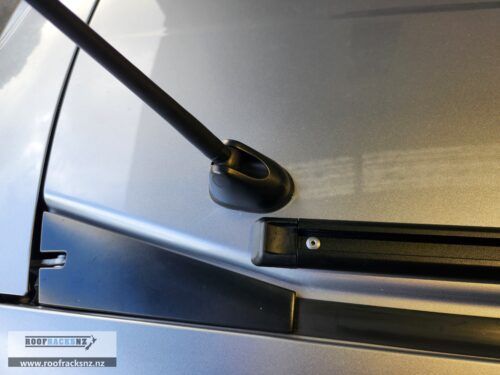 CRUZ Airo Silver Roof Racks - Trackmount - 2 Bars - Image 7