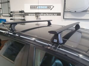 CRUZ Airo Dark Roof Racks