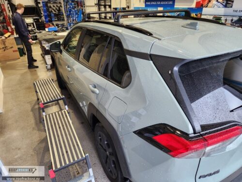 Vortex RVP Black 2 Bar Roof Rack - Image 5