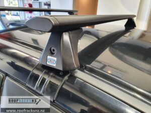CRUZ Airo Dark Roof Racks