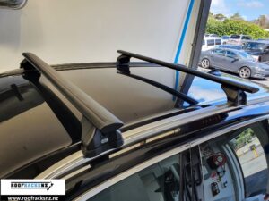 CRUZ Airo Dark Roof Racks