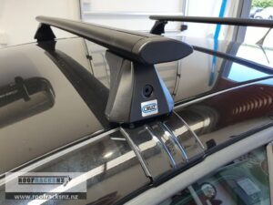 CRUZ Airo Dark Roof Racks