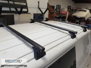 CRUZ Commercial Aluminium Dark - 3 Bars