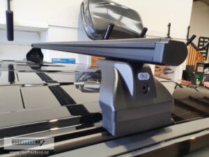 CRUZ Commercial Aluminium Dark - 3 bars - Trackmount