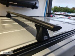 CRUZ Airo Dark Roof Racks - Trackmount - 2 Bars