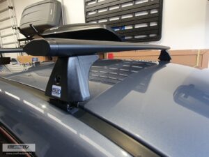 CRUZ Airo Dark Roof Racks