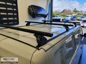 CRUZ Commercial Aluminium Dark - 3 bars - Trackmount