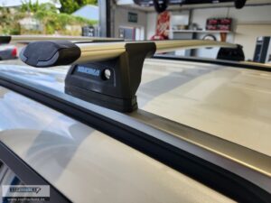 Yakima Throughbars Silver