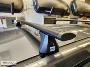 CRUZ Airo Dark Roof Racks