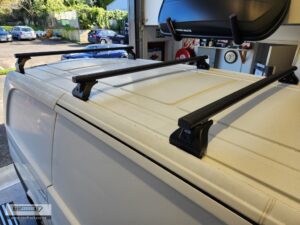 CRUZ Commercial Aluminium Dark - 3 Bars