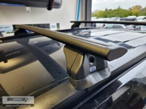 CRUZ Airo Dark Roof Racks