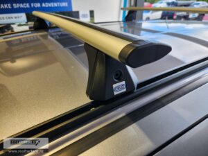 CRUZ Airo Silver Roof Racks - Trackmount - 2 Bars