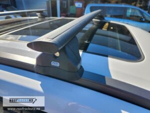 CRUZ Airo Dark Roof Racks