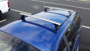 CRUZ Airo Silver Roof Racks - Trackmount - 2 Bars