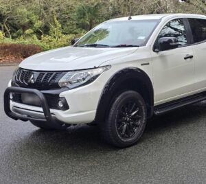 Mitsubishi Triton (2015-19) – NZ Made 76mm Black Nudge Bar