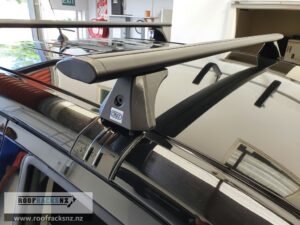 CRUZ Airo Dark Roof Racks